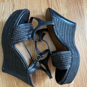 UGG T-Strap wicker Wedges